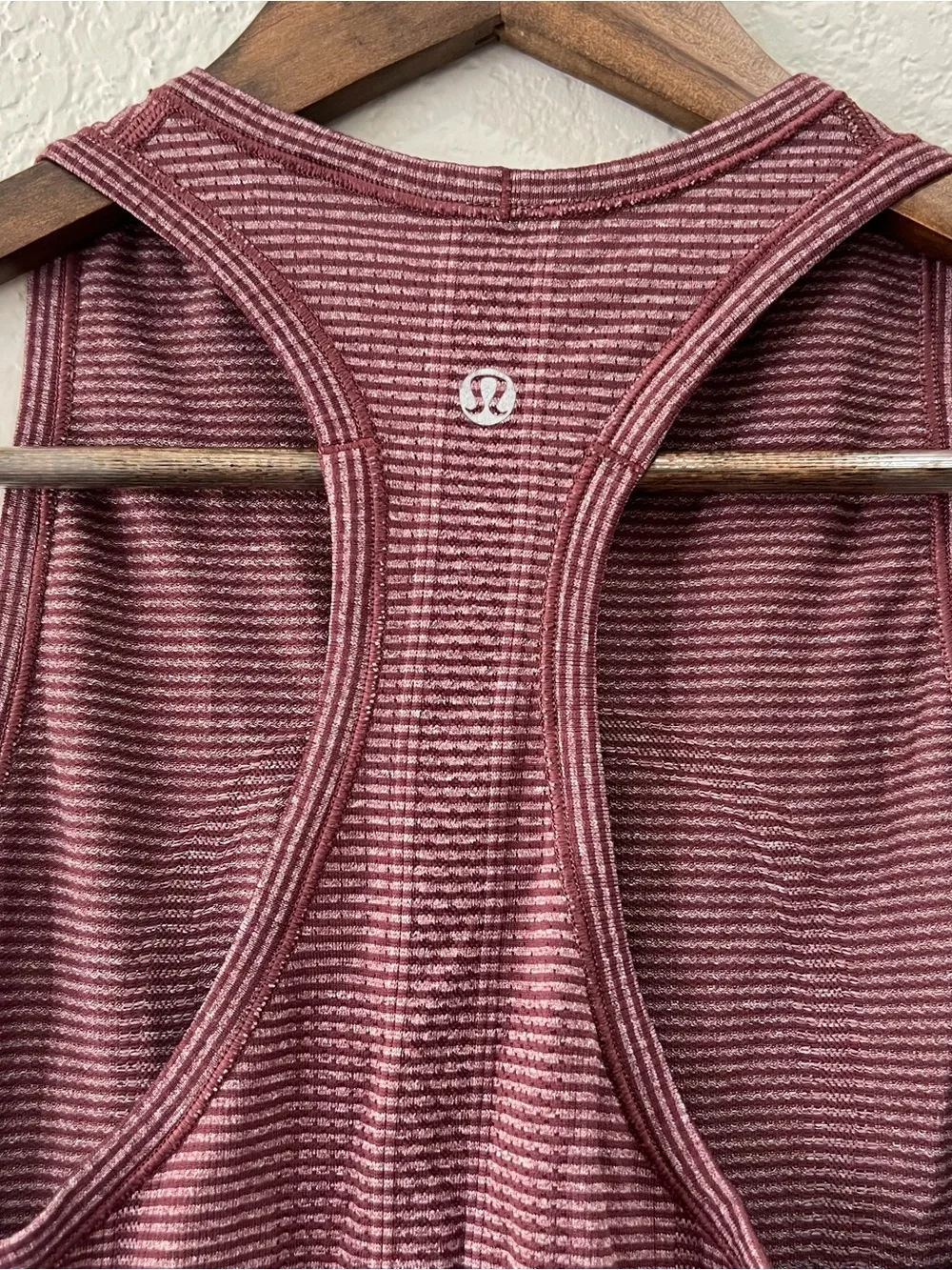 Lululemon Run: Swiftly Tech Tank Tonka Stripe Heathered Bordeaux Size 4